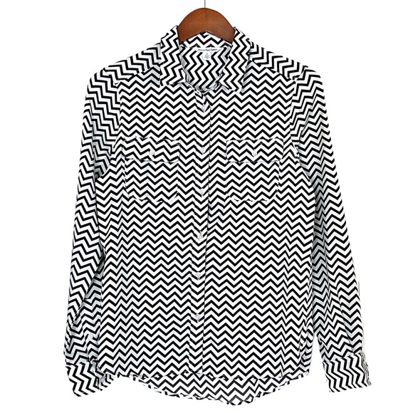 American Eagle White And Black Chevron Print Button Down Shirt Semi-Sheer Dressy - Picture 3 of 15